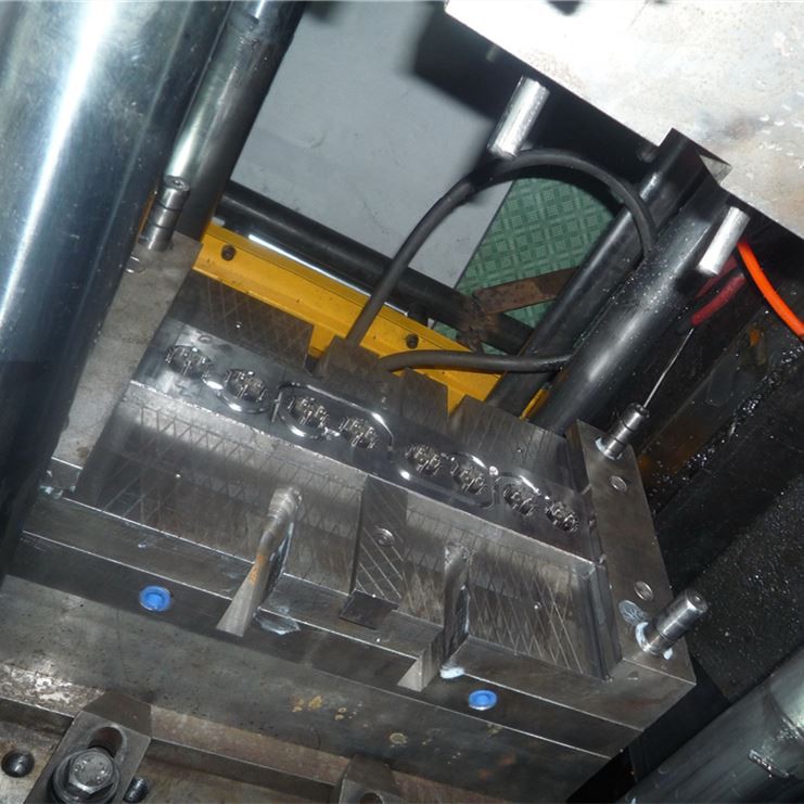 Zadeve, ki zahtevajo pozornost pri plastičnih surovinah